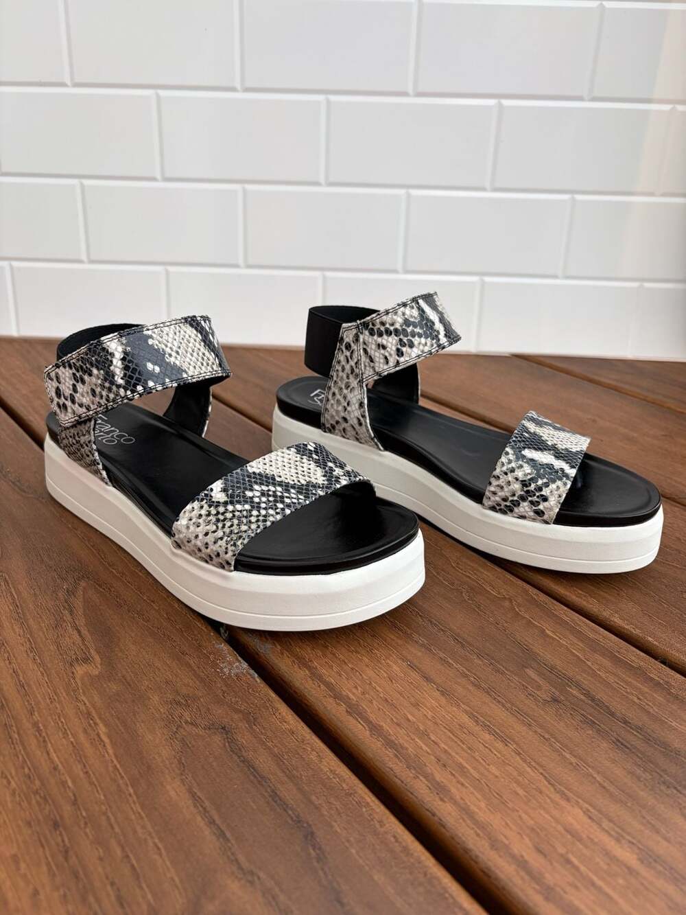 NIB Franco Sarto L-Kana Leather Platform Sport Sandals Snakeskin Print Size 7.5M
